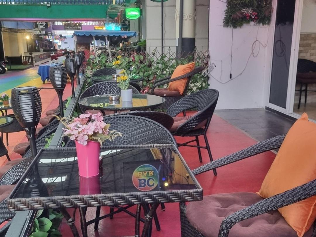 Dorothys Hotel Pattaya Exterior foto