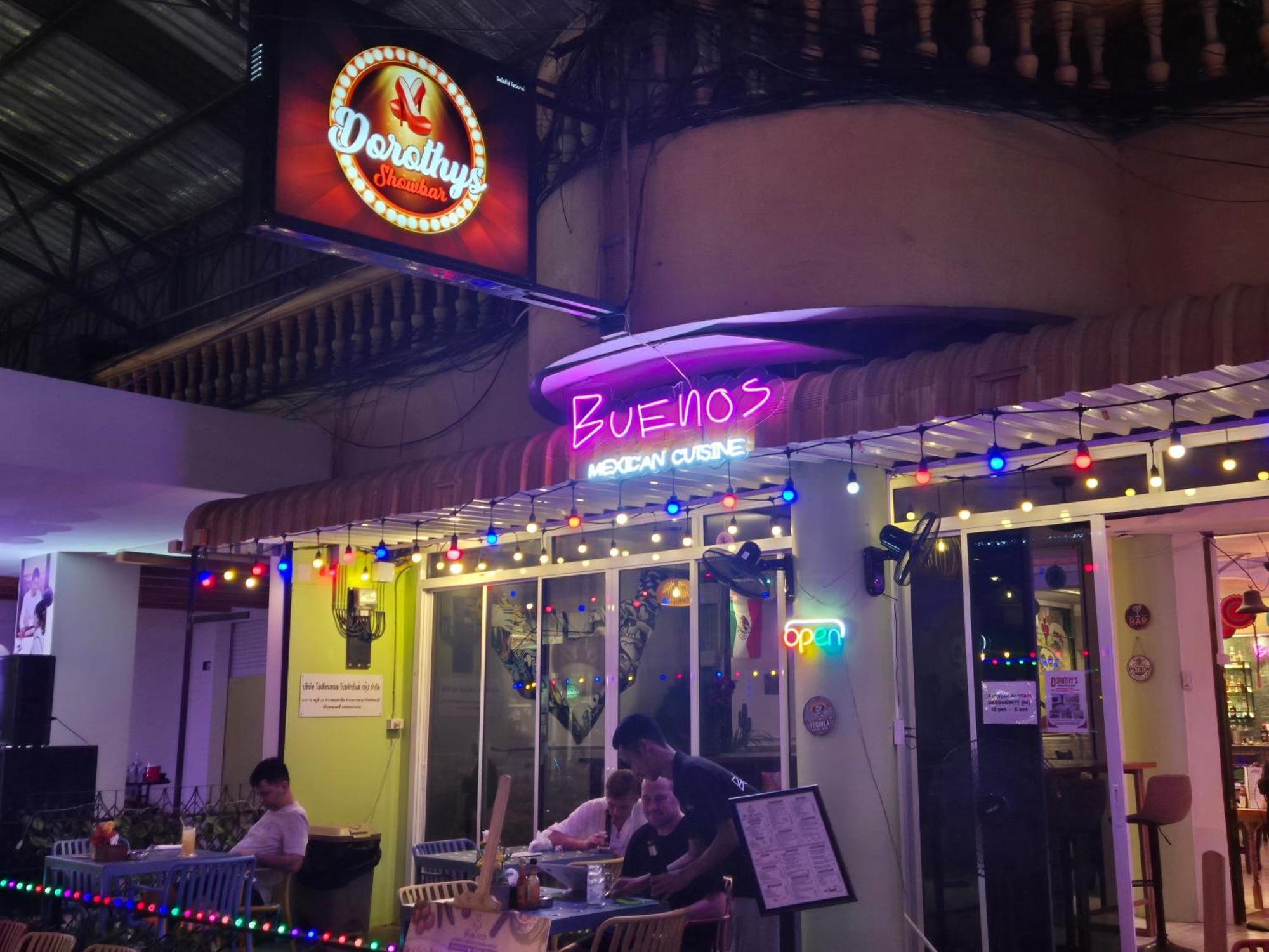 Dorothys Hotel Pattaya Exterior foto