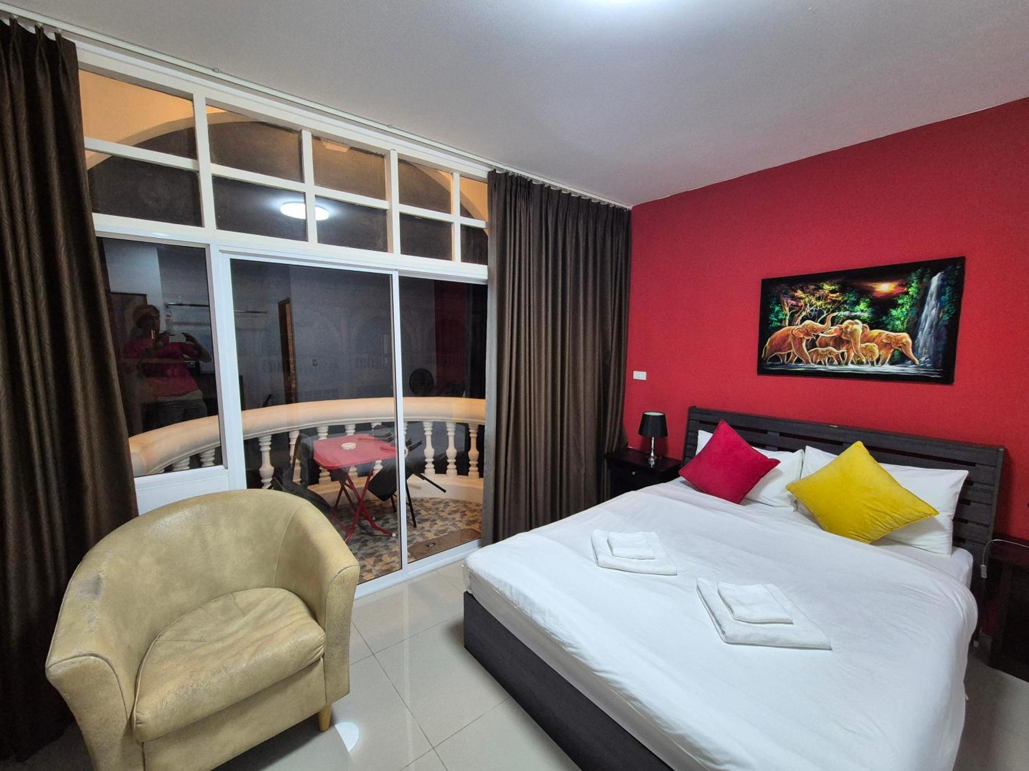 Dorothys Hotel Pattaya Exterior foto