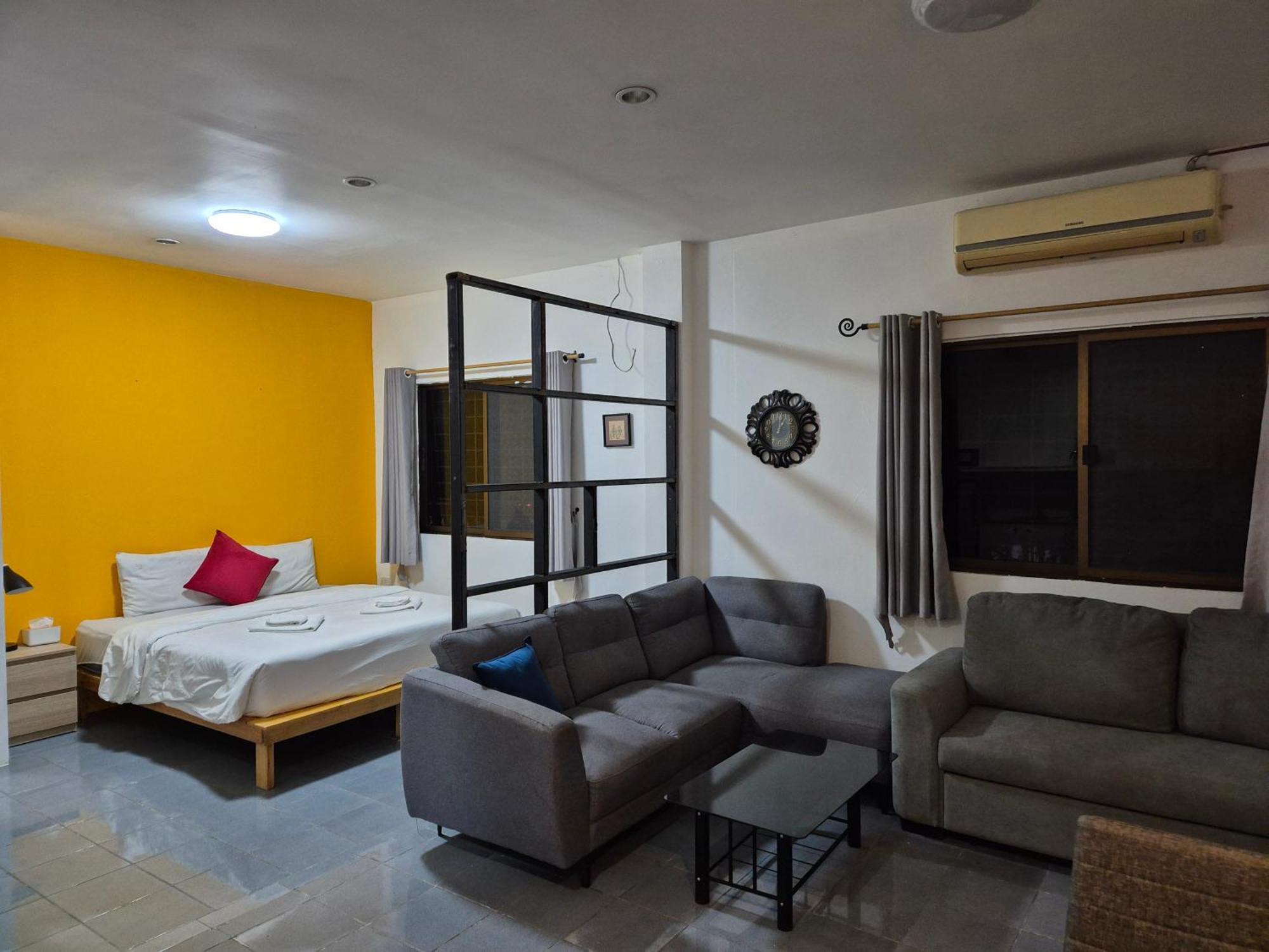 Dorothys Hotel Pattaya Exterior foto
